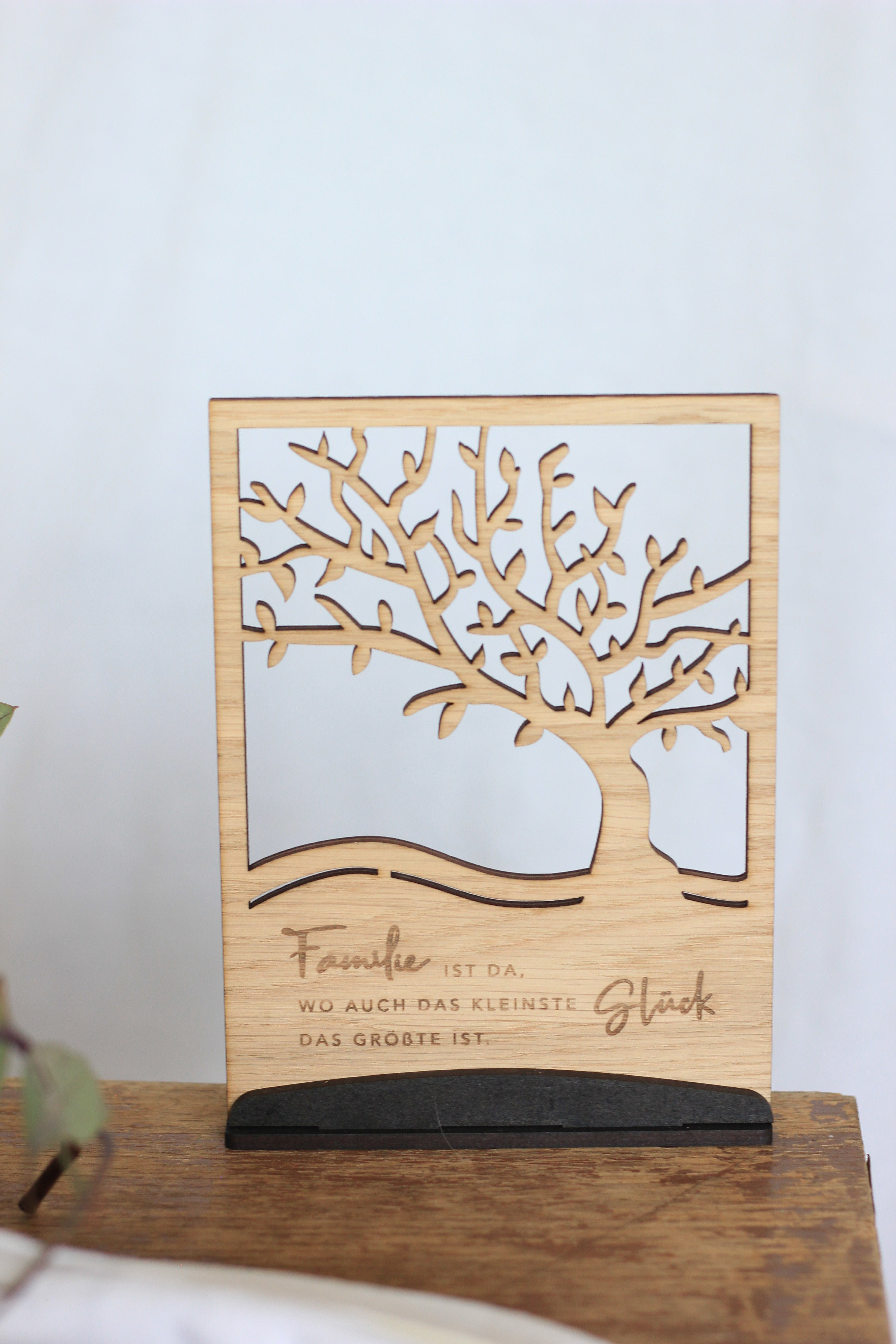 Dekoration mit Standfuß - Baum mit Spruch
