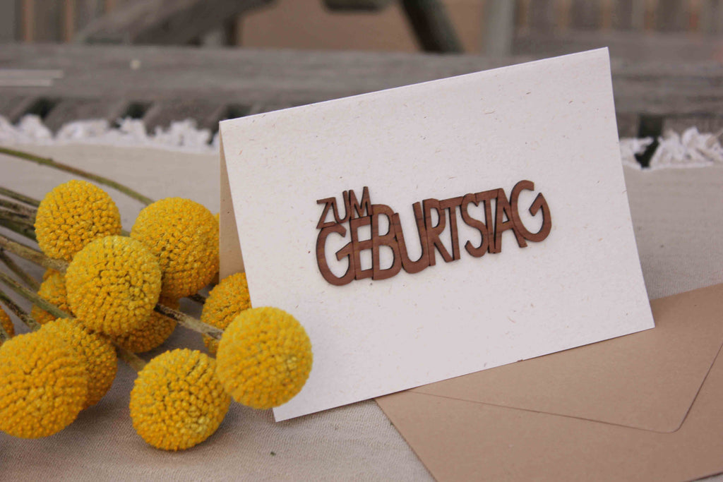 Grußkarte mit Holzsticker - Zum Geburtstag