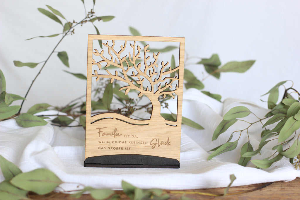 Dekoration mit Standfuß - Baum mit Spruch