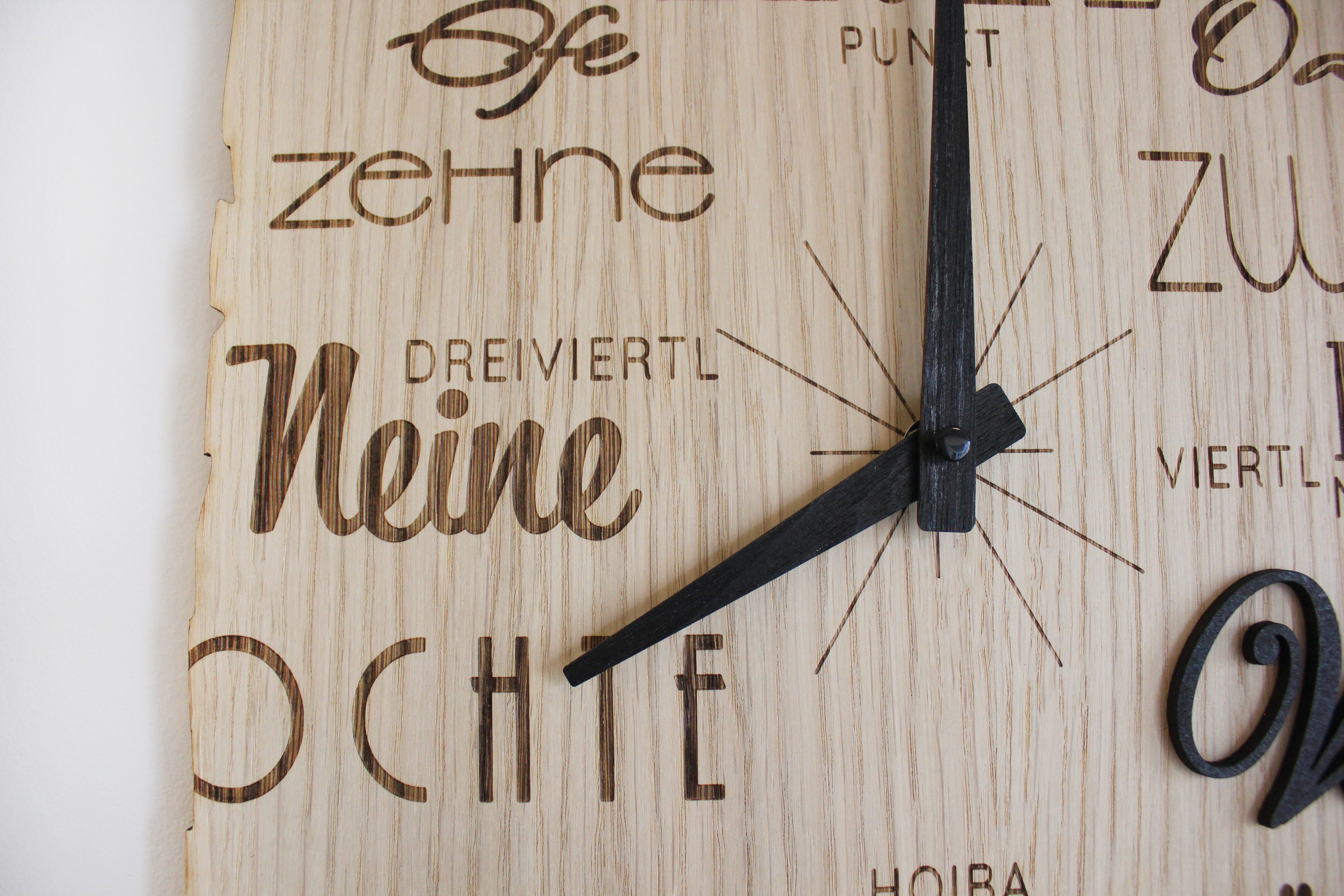 Wanduhr Eiche Mundart